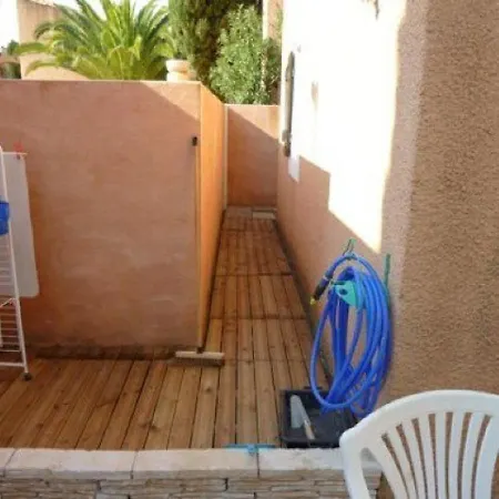 Mitoyenne Dans Calme Avec Piscine Parking - Fr-1-607-33 * Agde