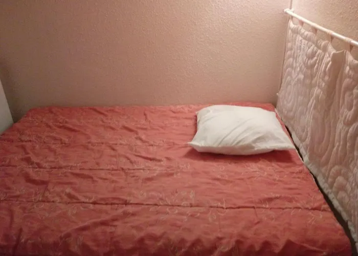 Mitoyenne Dans Calme Avec Piscine Parking - Fr-1-607-33 *