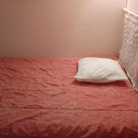 Mitoyenne Dans Calme Avec Piscine Parking - Fr-1-607-33 *