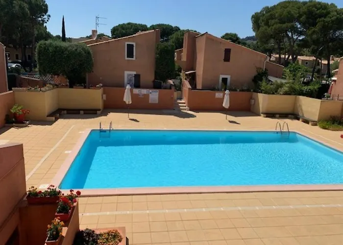 Mitoyenne Dans Calme Avec Piscine Parking - Fr-1-607-33 Villa Agde