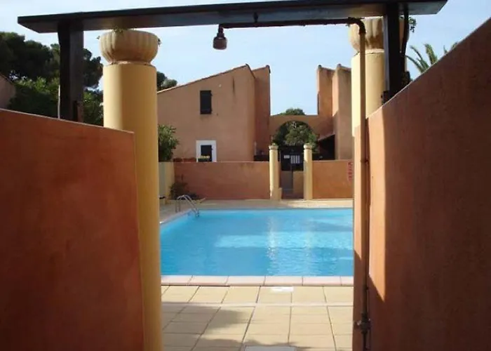 Mitoyenne Dans Calme Avec Piscine Parking - Fr-1-607-33 Villa Agde